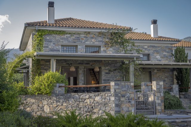 The villa in Pelion stone, greenery on the walls
